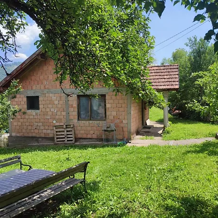 Nyaraló Honeyhouse Tjentiste, Foca Ivisovo Greblje