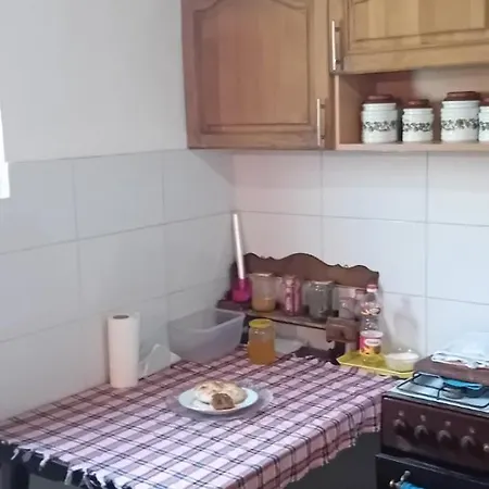 Nyaraló Honeyhouse Tjentiste, Foca Ivisovo Greblje